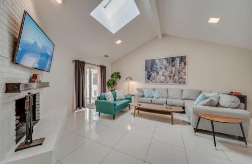 Plano House | Central Plano 4-BD 2-BA Pool Retreat, Sleeps 10