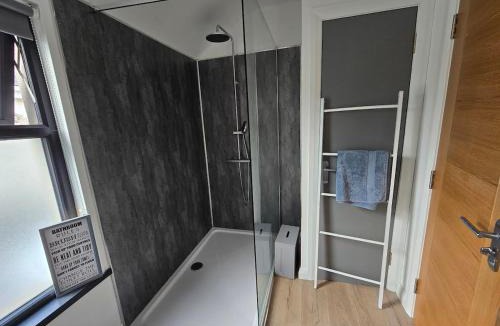 Moffat House | Central Portrush Townhouse available for Open Golf