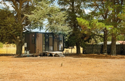 Malmsbury House | Central Ranges Retreat by Tiny Away