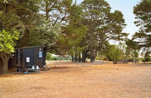 Malmsbury House | Central Ranges Retreat by Tiny Away
