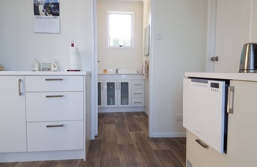 New Plymouth Apartment | Central Self Contained 1 Bedroom Apartment