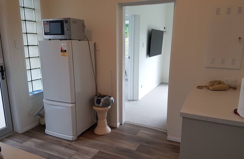 New Plymouth Apartment | Central Self Contained 1 Bedroom Apartment