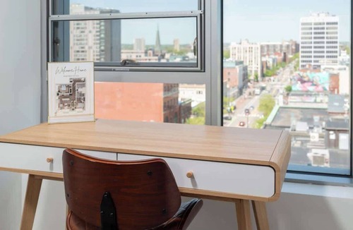 Central Square Apartment | Central Serene Condo King Bed by MIT Harvard GYM