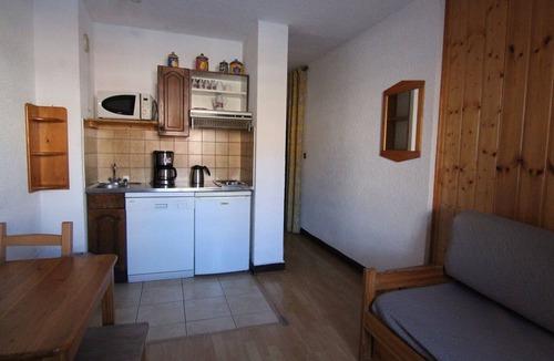 Jeux Apartment | Central Studio for 4 with Ski-In Access and Amenities in L'Alpe d'Huez