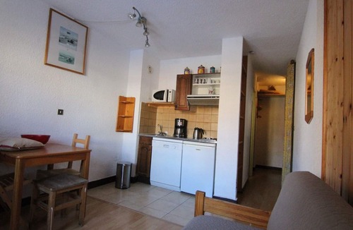 Jeux Apartment | Central Studio for 4 with Ski-In Access and Amenities in L'Alpe d'Huez