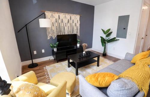 Brewerytown Apartment | Central Studio w Wifi & WD Gym Rooftop