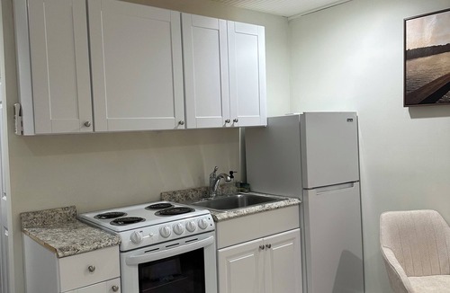 Calverton Apartment | Central studio with free parking