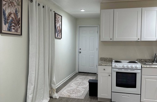 Calverton Apartment | Central studio with free parking