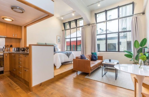 Auckland Central Business District Apartment | Central stylish studio in CBD by Zodiak Stays