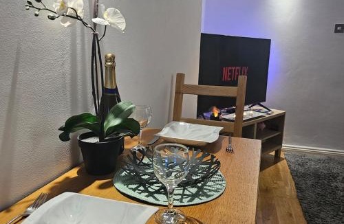 Cathedrals House | Central Suite and Private Patio!