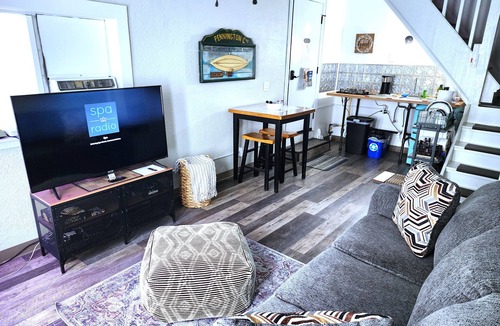 Pleasant View Apartment | Central Suite - Quiet 1BR, 10 Min to Red Rocks & Mines