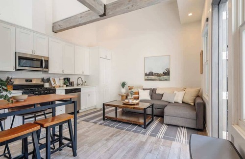 Mission Hills Apartment | Central & Sunny Designer Living! Mins to Downtown