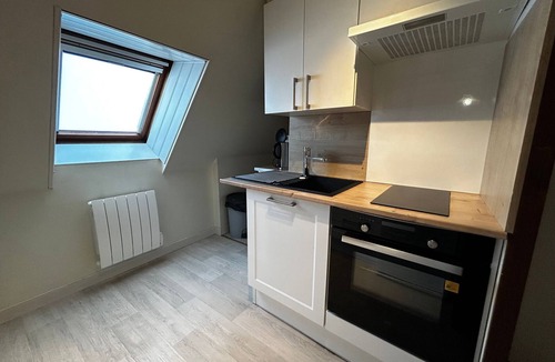 La Roche-Posay Apartment | Central T2 with WIFI and free parking in La Roche-Posay