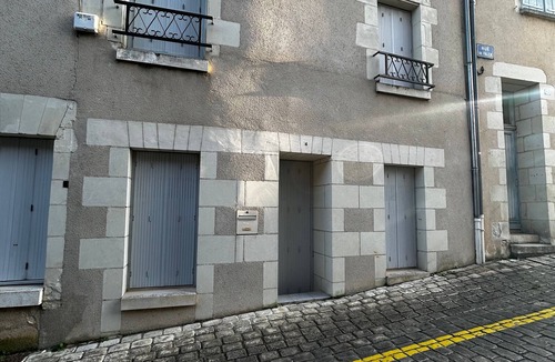 La Roche-Posay Apartment | Central T2 with WIFI and free parking in La Roche-Posay