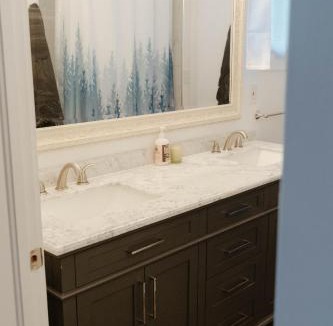 Hilltop Apartment | Central Tacoma Triplex