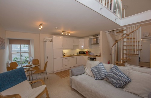 Tenby Apartment | Central Tenby - Spacious Modern Holiday Home