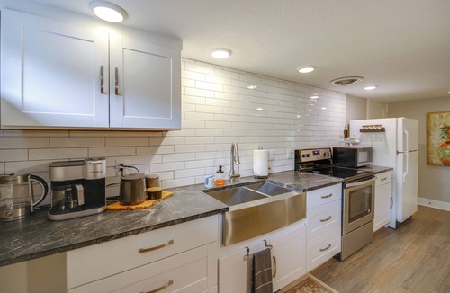 Rose Park Apartment | Central to Everything! Missoula Stay w/Courtyard