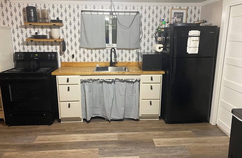 Rogersville Cottage | Central to what Upper East Tennessee has to offer!
