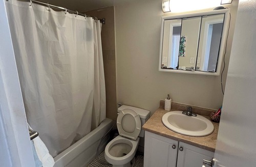 Grange Park Apartment | Central Toronto Stay | Steps to Everything