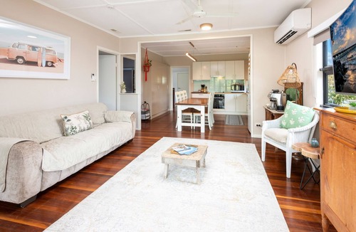 Torquay House | Central Torquay Treasure Close To Beach