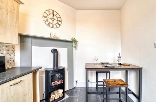 Pontrilas Apartment | Central Tything Worcester Apartment - Free Parking