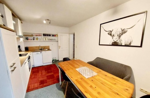 Ostorf Apartment | Central vacation apartment on the lake and near the castle
