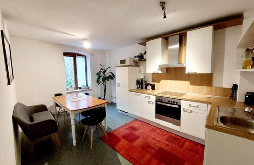 Ostorf Apartment | Central vacation apartment on the lake and near the castle