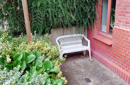 Ostorf Apartment | Central vacation apartment on the lake and near the castle