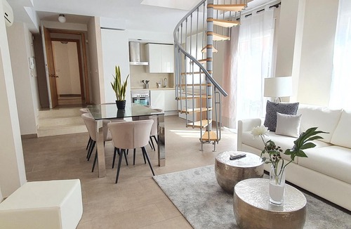El Pilar Apartment | Central Valencia apartment with terraces and 3 bedrooms