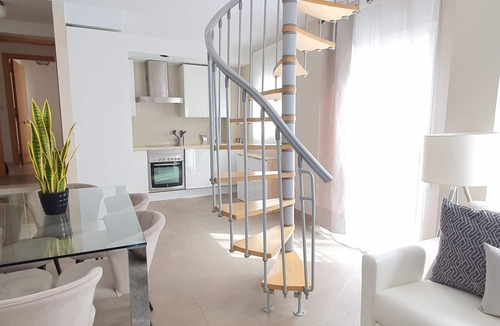 El Pilar Apartment | Central Valencia apartment with terraces and 3 bedrooms