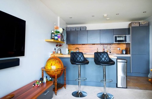 Castlefield Apartment | Central Water-Side Flat by City SuperHost