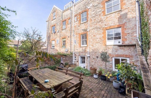 Wells House | Central Wells House