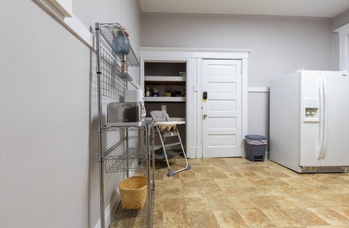 Central West End House | Central West End Comfort Spacious 5BR & Great Area
