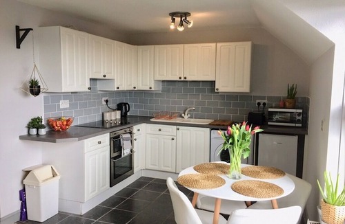 Mortehoe Apartment | Central Woolacombe Apartment with stylish decor and private parking