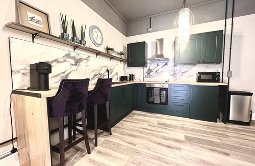 Ellesmere Apartment | CentralEllesmere - Sleeps4 - Parking - PetFriendly