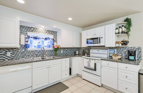 Centralia Cottage | Centralia Retreat: 2 Mi to NW Sports Hub & Outlets