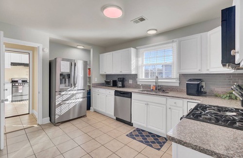 North Charleston House | Centrally located spacious Home with Master Suite~near downtown, coliseum & more