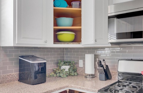 North Charleston House | Centrally located spacious Home with Master Suite~near downtown, coliseum & more