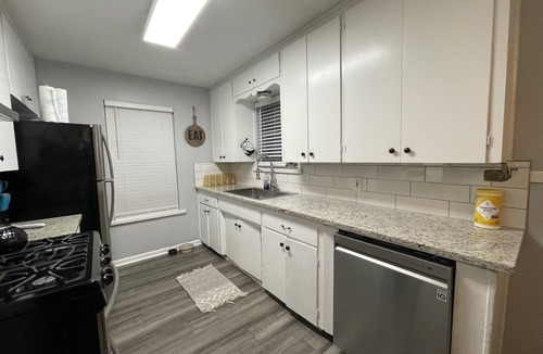 South Side House | Centrally Located 3/2 with large, private back yard