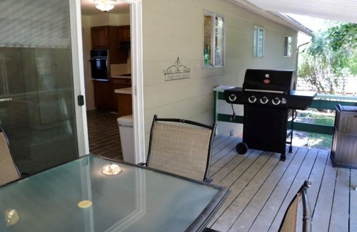 East Wenatchee House | Centrally Located East Wenatchee Home