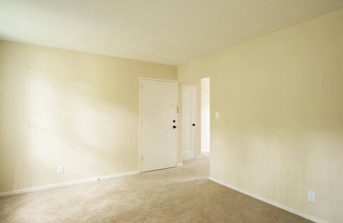 Albany Apartment | Centrally Located 10 mins from Airport, Downtown and Malls Apartment.