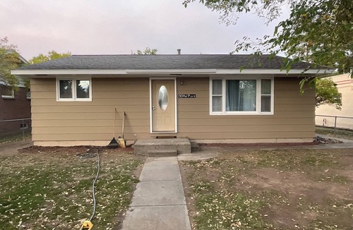 Riverton House | Centrally located 2 bedroom home