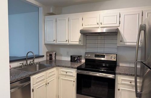 Woodcroft Apartment | centrally located 2 master suite main level stylish condo