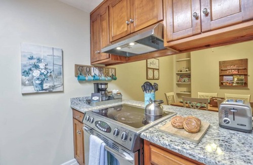 Tallahassee House | Centrally Located 2b/2b Tallahassee Retreat