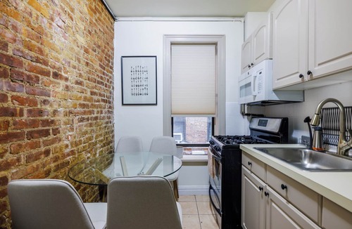 Manhattan Valley Apartment | Centrally Located 2Bedroom UWS Apartments