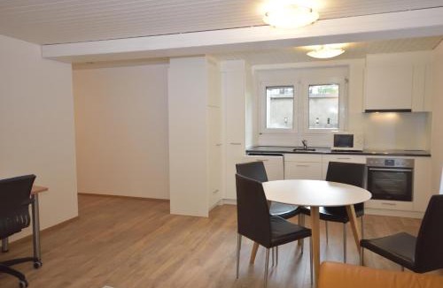 Center Apartment | Centrally located 2BR - Color 23