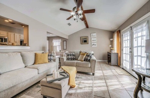 Denton House | Centrally Located 3BR 2BA - !