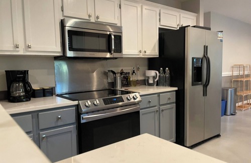 North San Antonio - SAT House | Centrally Located 4-Bed Getaway with 2.5 Baths