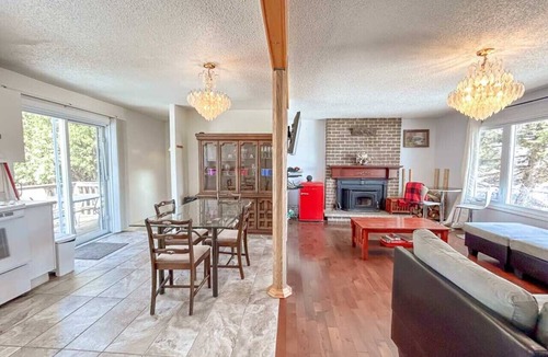 Downtown Gatineau House | Centrally located, 5BR Bungalow