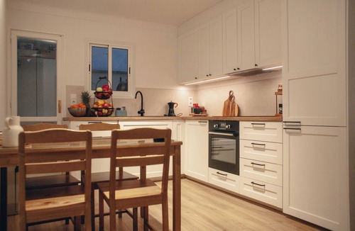 Cubelles Apartment | Centrally located, air-conditioned apartment on the beach